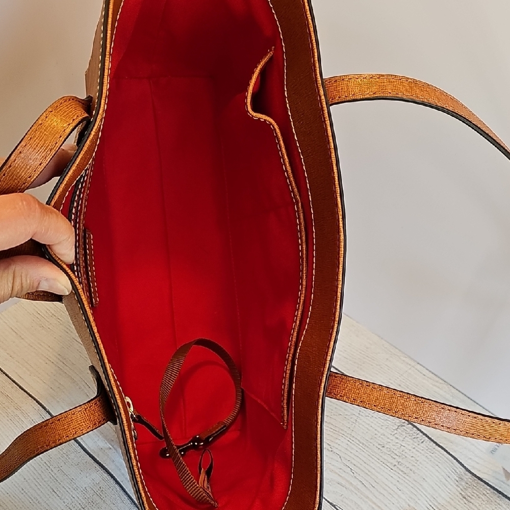 NWT Dooney & Bourke Saffiano Tan Leather Tote - Picture 9 of 12